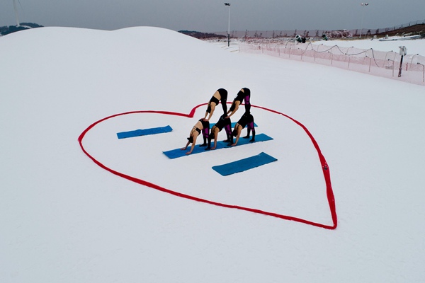 百里荒滑雪場開放時間以及門票價格